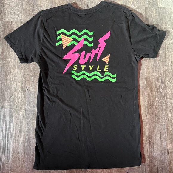 Surf Style Small Black T-Shirt - Picture 3 of 4